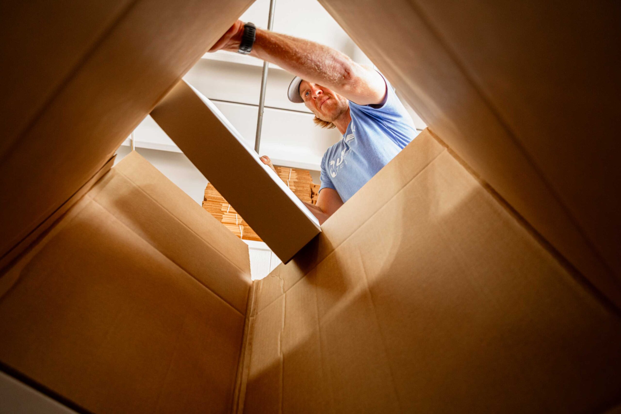 A7R09514 united tel supply employee packaging order